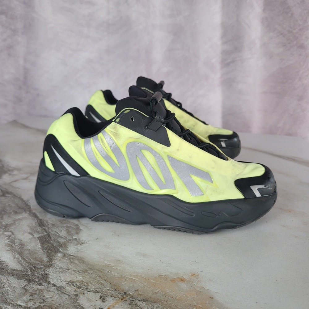 Size 2 Kids Adidas yeezy Boost 700 FY3724
